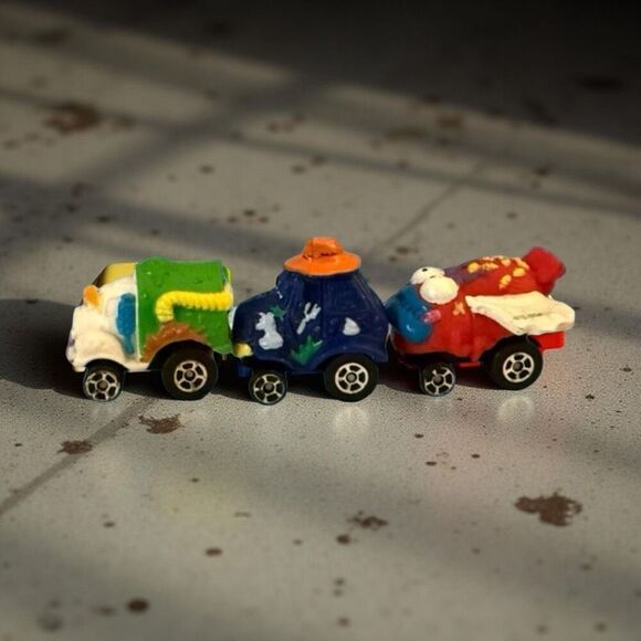 Trash Pack TRASH WHEELS Rubber Squishy Cars Splatter Fly Muck Truck T Ractor A3 - Picture 2 of 10